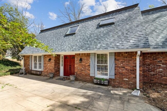 Photo - 355 Westerhall Ct