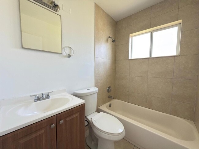 Photo - 1172 W 34th St Unit 1