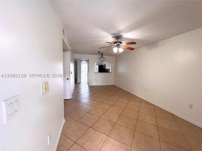 Photo - 2921 SE 12th Rd Unit 104-56