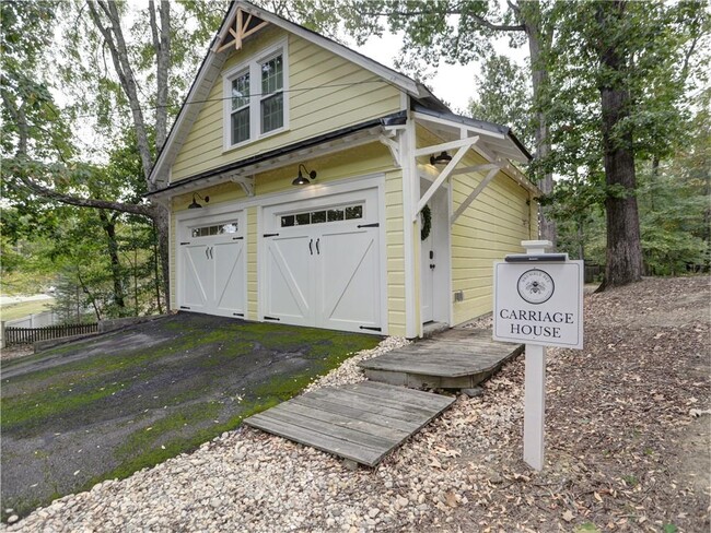 Building Photo - 315 Pine Grove Rd Rental