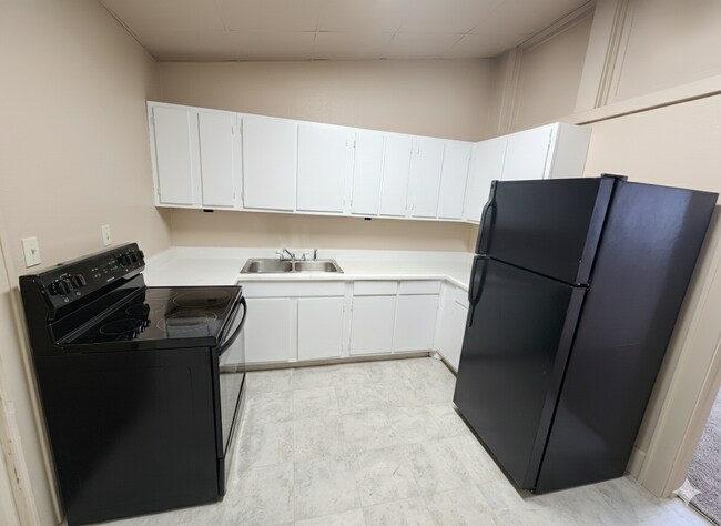 Photo - 321 N Main St