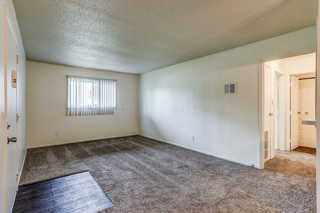 GolfView Apartments By The Bay