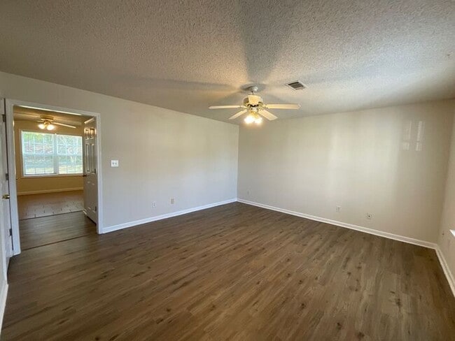 Photo - 1608 Hallmark Hills Dr