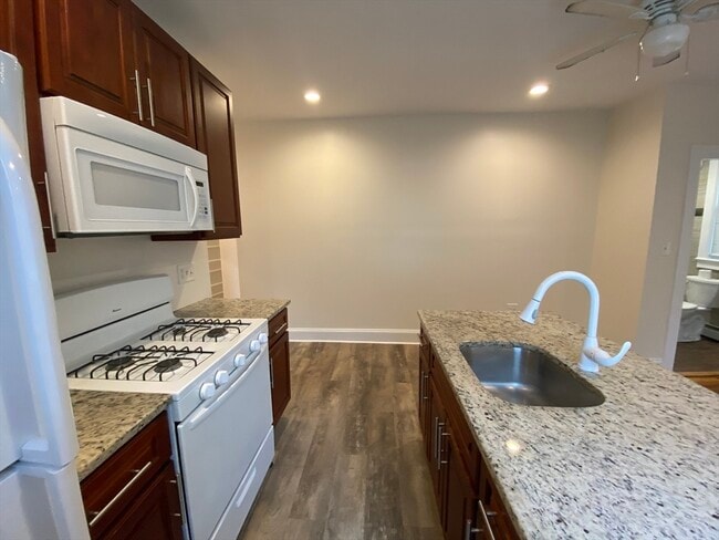 Photo - 90 Lyndhurst St Unit 4