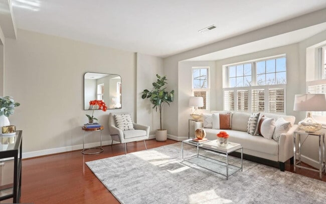 Photo - 3609 38th St NW Unit 309