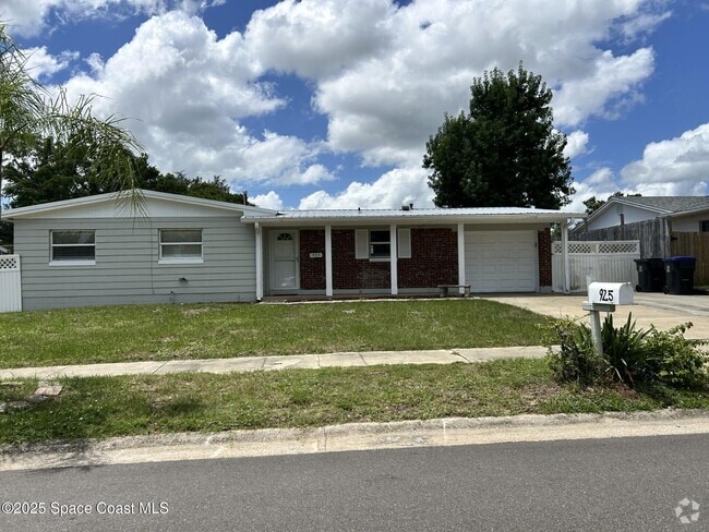 Building Photo - 925 Penny Dr Rental