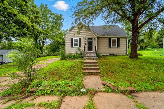 Building Photo - 6 E 18th St Rental