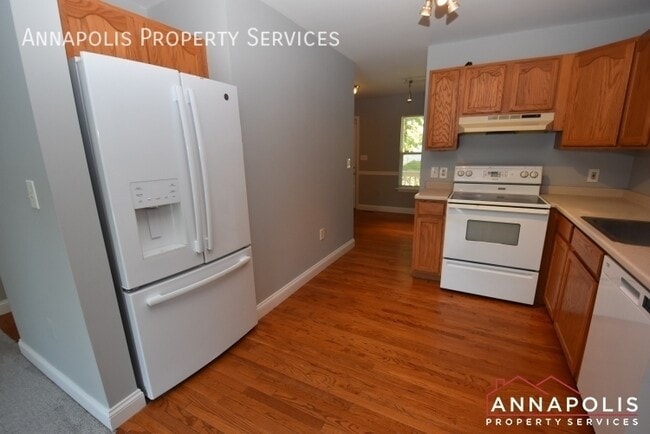 Photo - 1605 Rockhold Rd