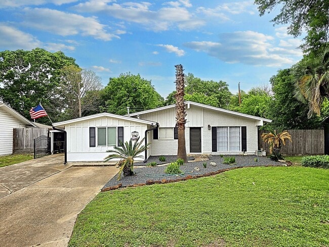 Building Photo - 4414 Gardendale Dr Rental