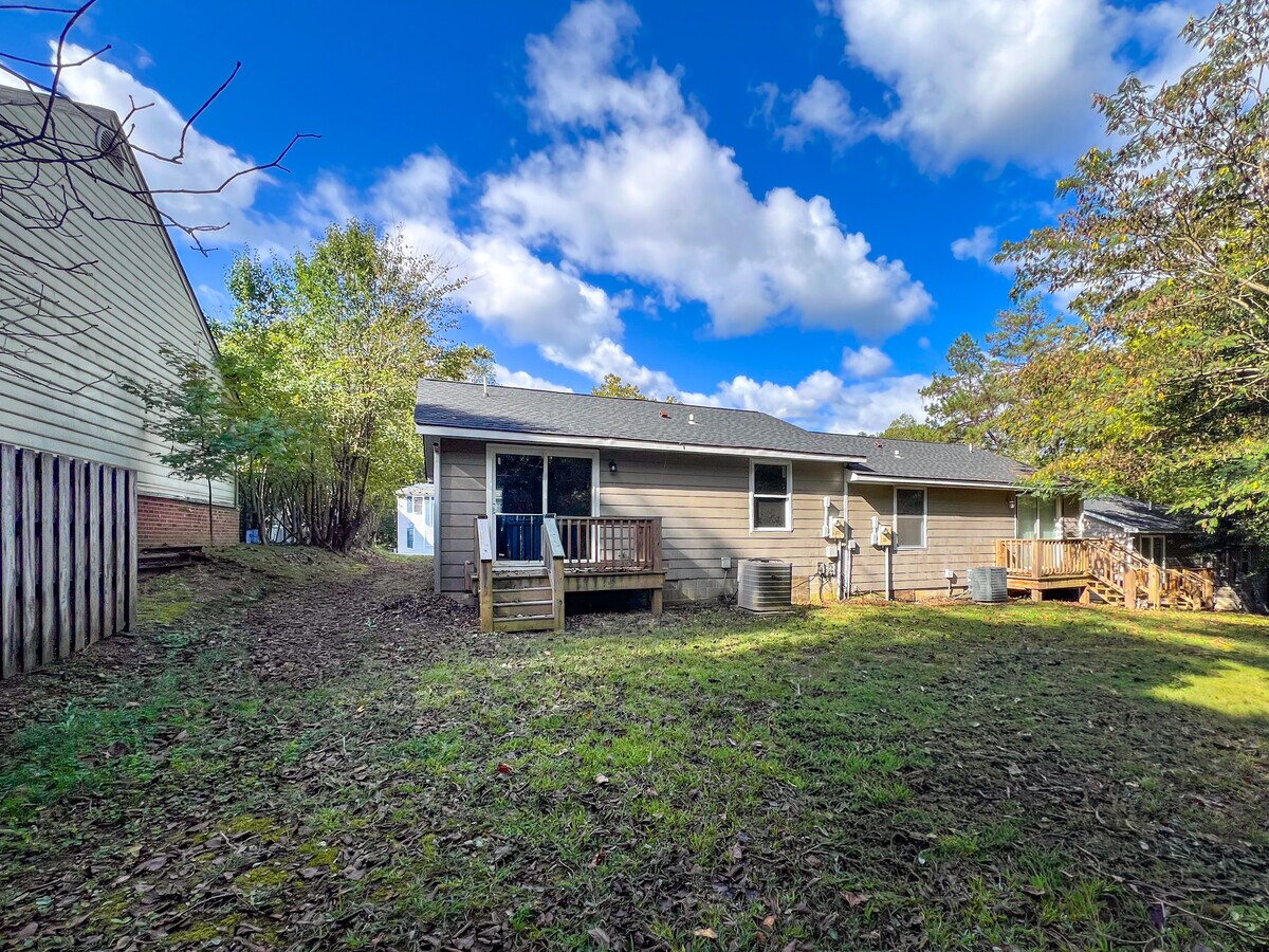 Photo - 33 Fox Hill Dr