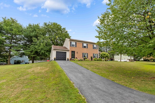 Photo - 24 Knollwood Dr