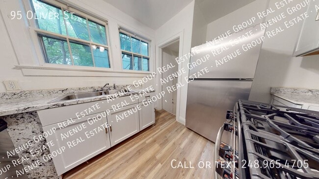95 Oliver St