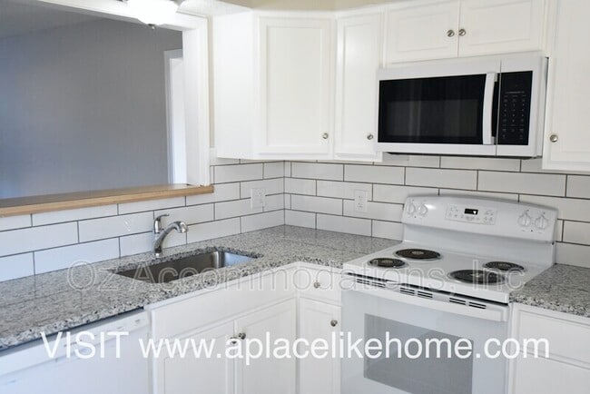 Photo - 912 S Edgebrook Ln Unit Apt D