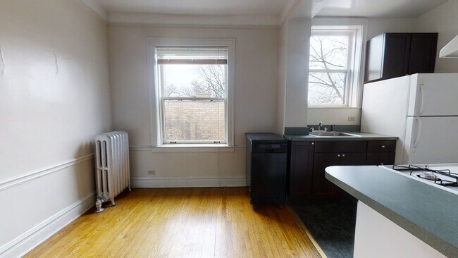 Photo - 822 Reba-2S -R-1 Unit 2S -R-1