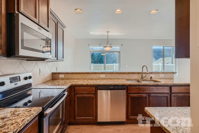 Photo - 7615 NE 60th Way