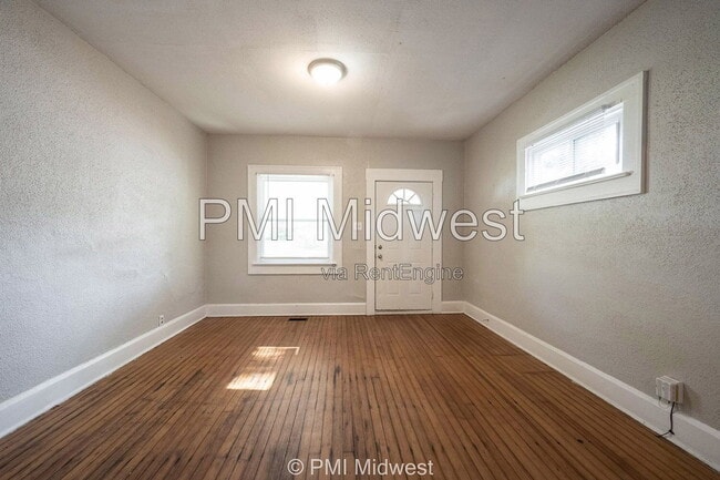 Photo - 411 W 40th St