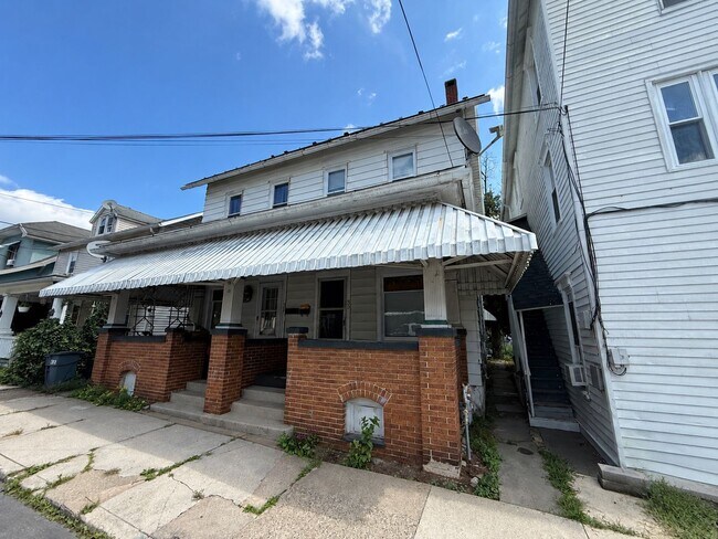 Building Photo - 35-37 N 3rd St Unit 35 N 3rd Street