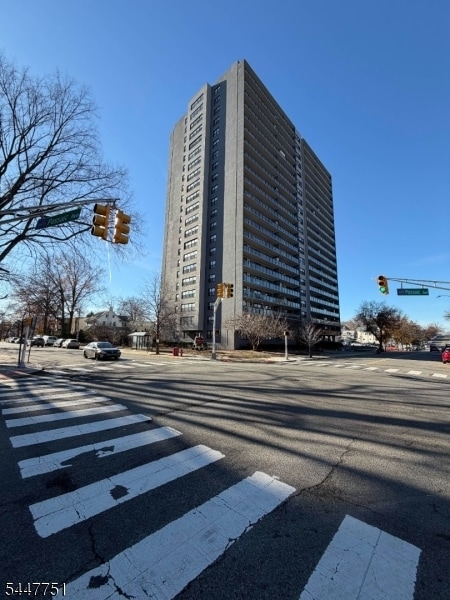 Building Photo - 285 Aycrigg Ave Unit 4C
