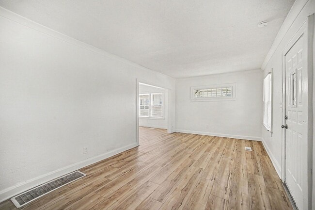Building Photo - 6431 S Benton Ave