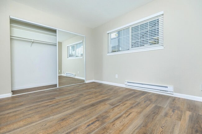 Photo - Creekside Apartments