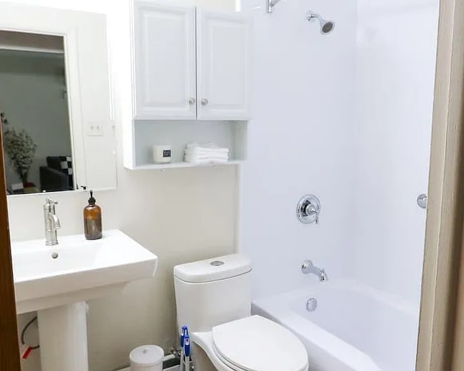 Baño - 1596 Jones Dr Unidad 1596 Jones Dr Lower