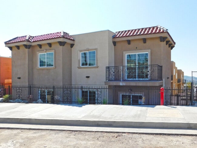 Photo - Tujunga Canyon, 10211-10215 Unidad 10215 #106
