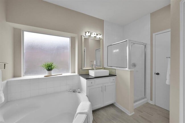 Building Photo - 14410 Cypress Falls Dr