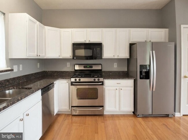 9746 Harvester Cir