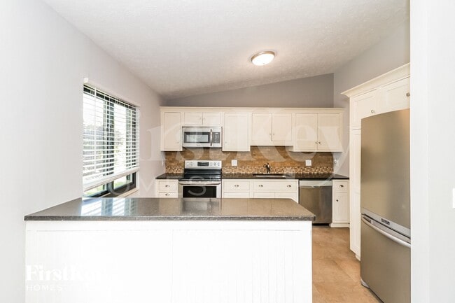 Photo - 5571 Creekwood Cir