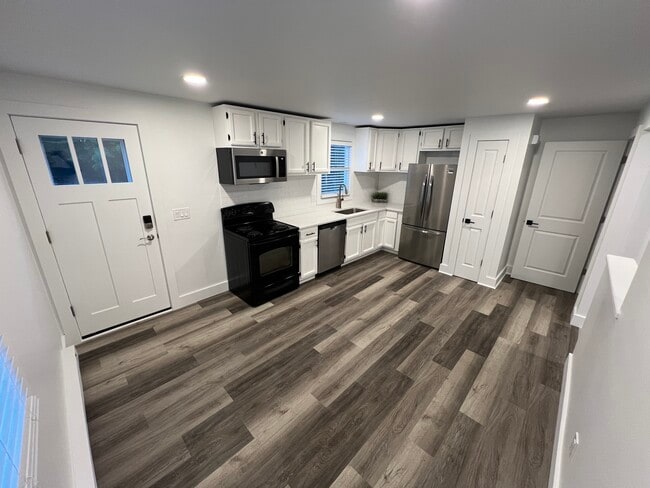 Photo - 52 Price St