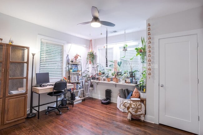 Photo - 1016 Coleman St SW