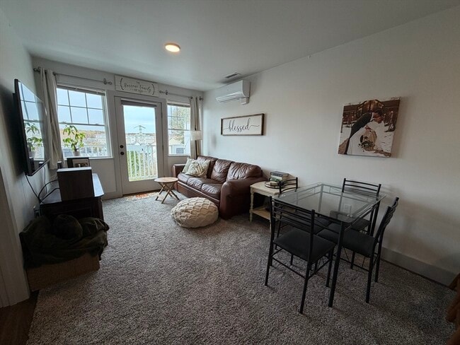 Photo - 5 W Dane St Unit 7