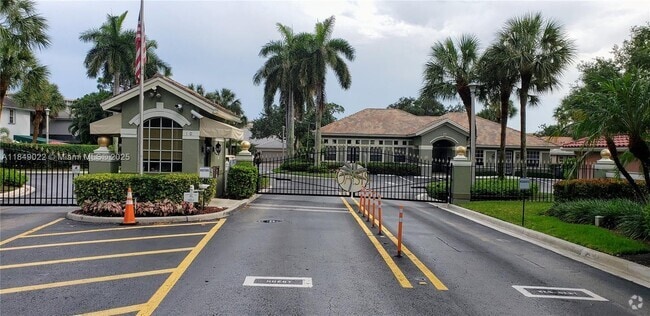 Building Photo - 130 Palm Desert Ln Rental