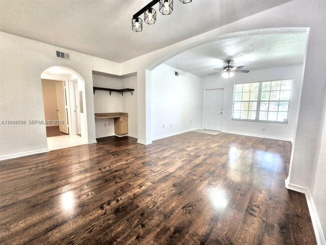 Photo - 2209 Belmont Ln Unit 2209