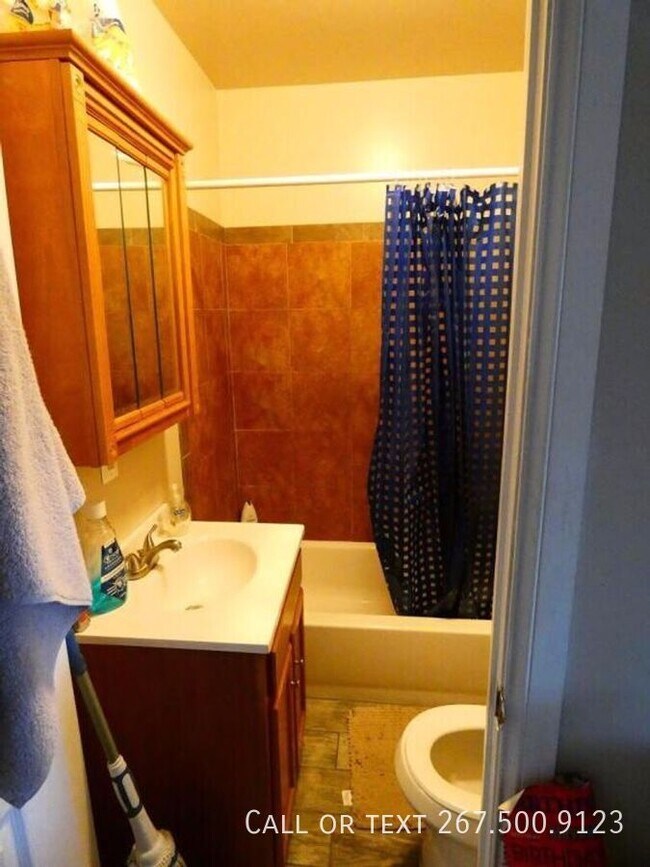 Photo - 729 N 43rd St Unidad 3