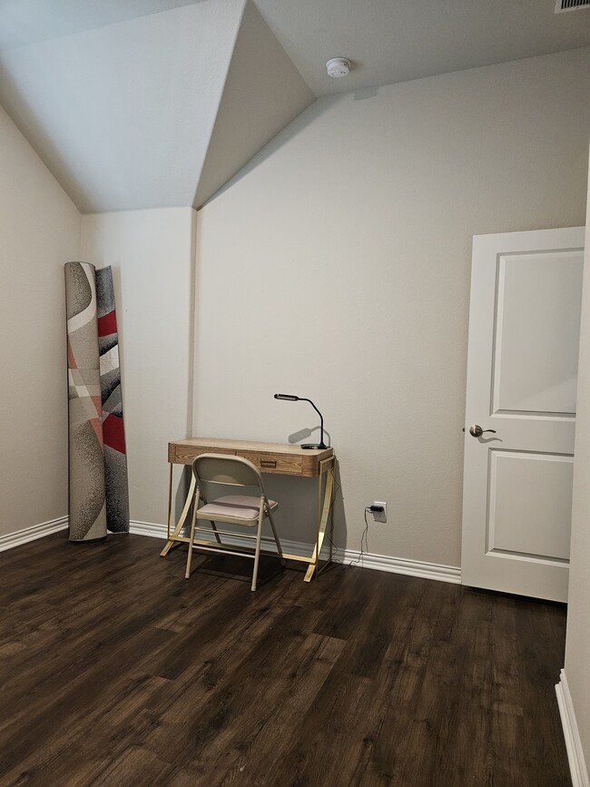 Building Photo - 3505 Chapman Cir Rental