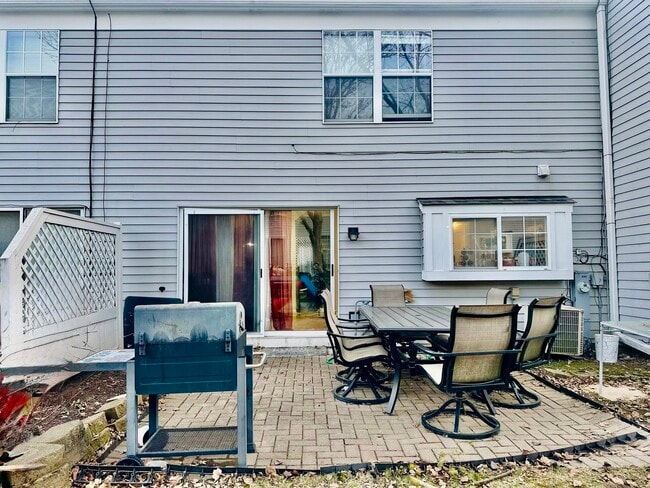 Photo - 225 Port Royal Cir