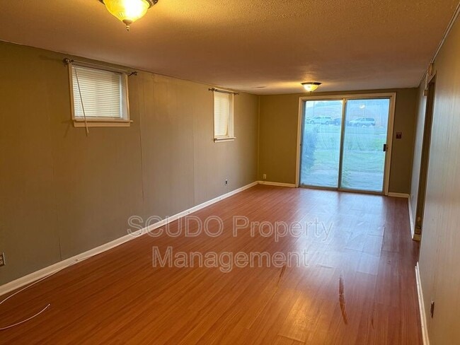 Photo - 9307 Ballentine St