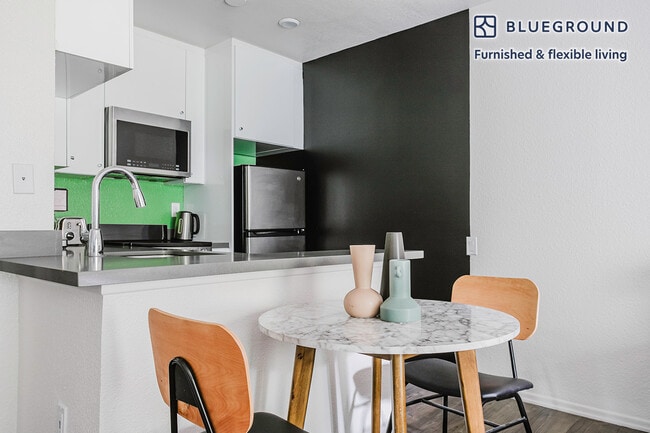 Photo - 3690 Barham Blvd Unidad FL3-ID1272