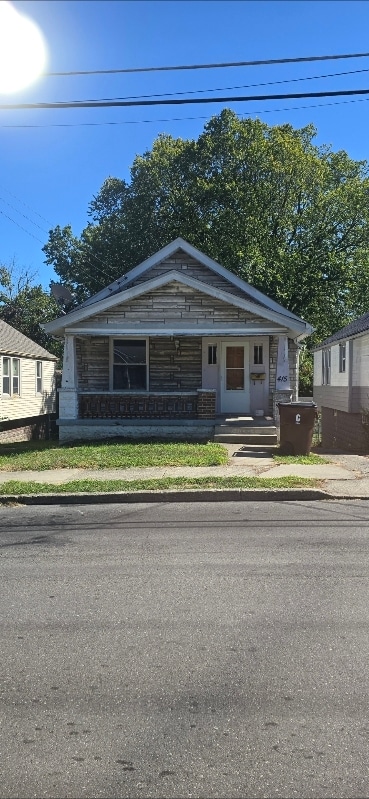 Building Photo - 415 E 45th St Rental