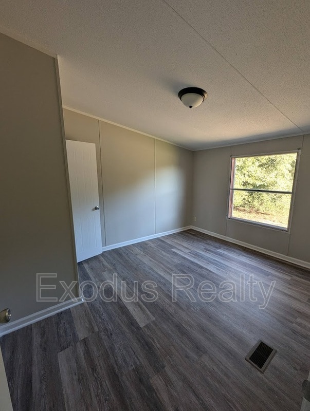 Photo - 2071 Heritage Way