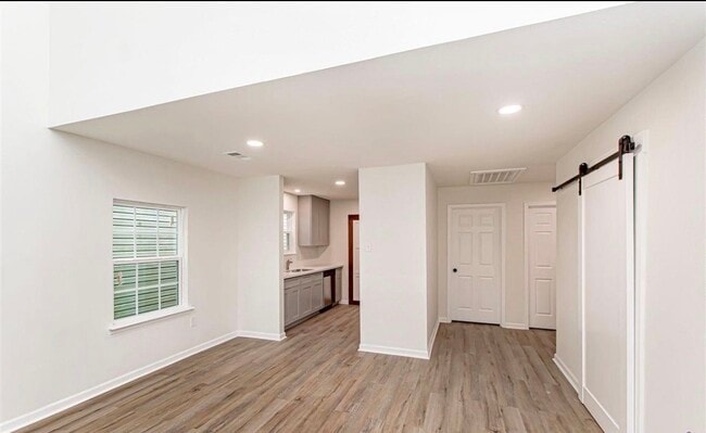 Photo - 477 Highland Creek Pkwy