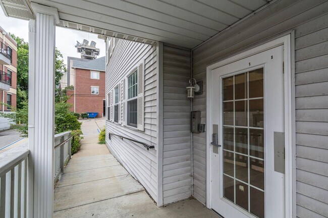 313 N Lincoln