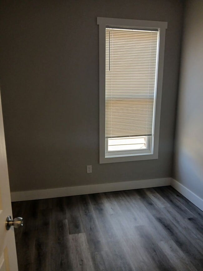 Photo - Dubuque Off Site - 1815 1/2 Jackson Street Unidad DBQ - 1815 1/2