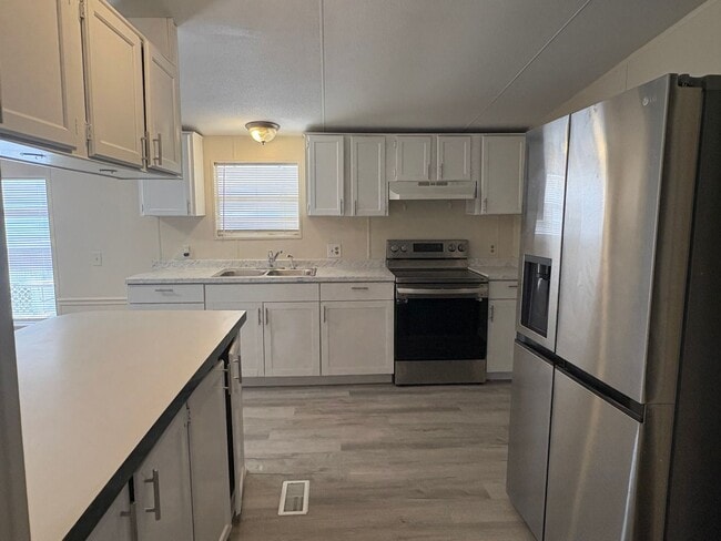 Photo - 10536 Bay Hills Cir
