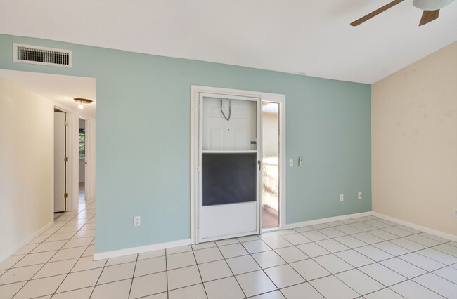 Photo - 179 Waterside Dr