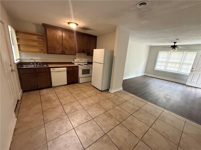 1352 W Gulf Field Dr