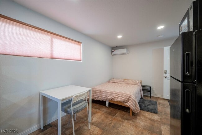 Photo - 100 N Ocotillo St