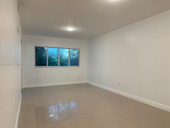 Photo - 652 NE 63rd St Unit 102