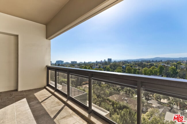Photo - 10445 Wilshire Blvd Unidad 905